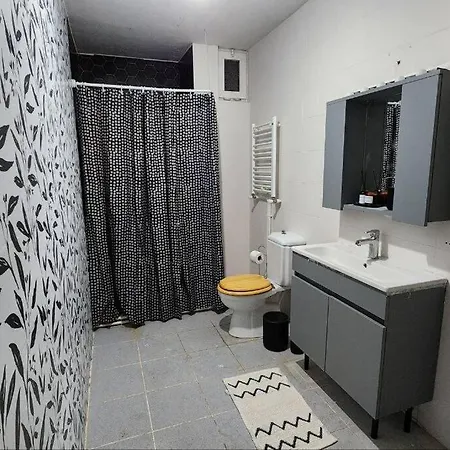 Stylish With Wonderful Sea View And Garden דירה אדאלר